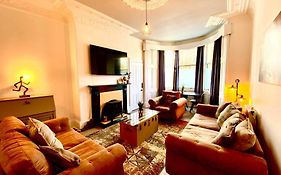 Anchored Homely Apartment In Historic Centre